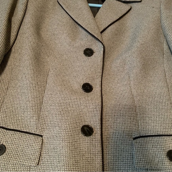 Le Suit Women’s Blazer - Picture 2 of 6